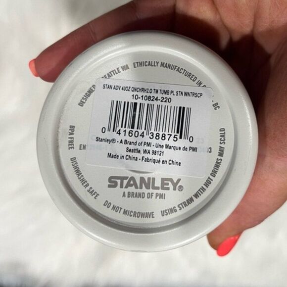 NWOT Stanley Winterscape Quencher H2.0 FlowState Travel Tumbler White 40 oz. - Picture 5 of 7